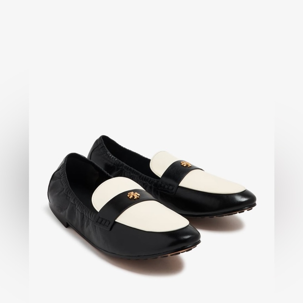Tory Burch
Ballet leather loafers